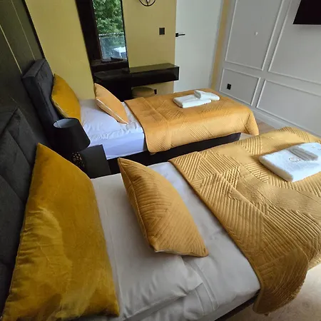 Stone Hill Z Basenem I Widokiem Na Gory *