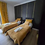 Stone Hill Z Basenem I Widokiem Na Góry *