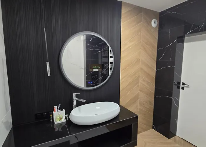 Stone Hill Z Basenem I Widokiem Na Gory Appartamento *