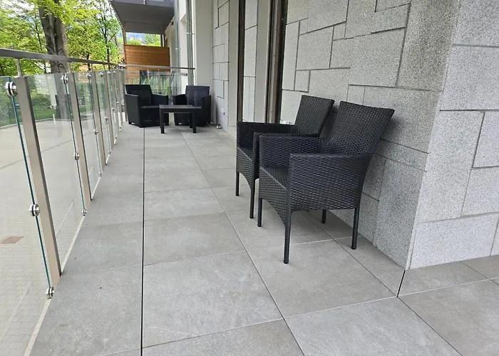 Stone Hill Z Basenem I Widokiem Na Gory Appartamento *